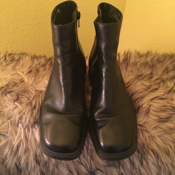 easy spirit leather booties